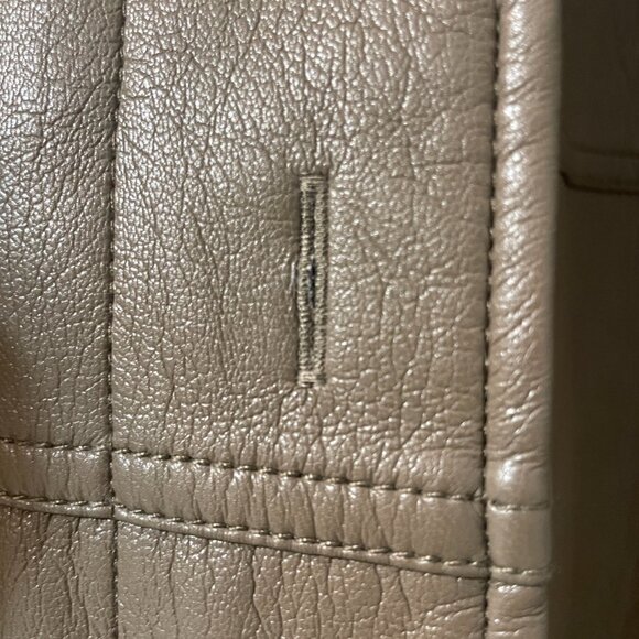 Aritzia Sunday Best Gabby Shirt Jacket Size Medium Faux Leather - Picture 9 of 10